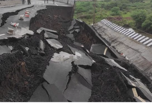 More than 50 meters of the bridge built on Kaliasot on Bhopal-Jabalpur highway collapsed