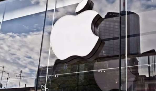Apple fined 27 lakhs for not keeping personal data on servers made in Russia